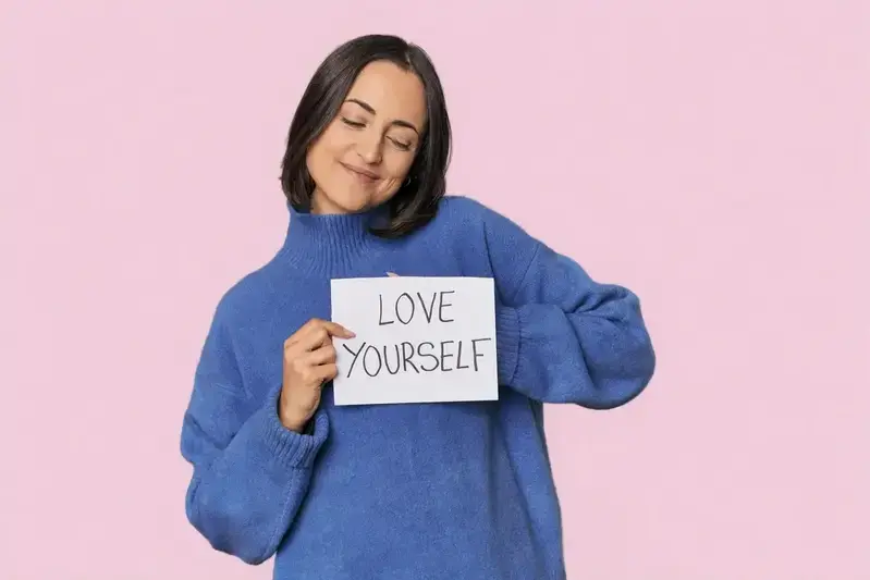 Reemplazando pensamientos negativos con afirmaciones positivas.